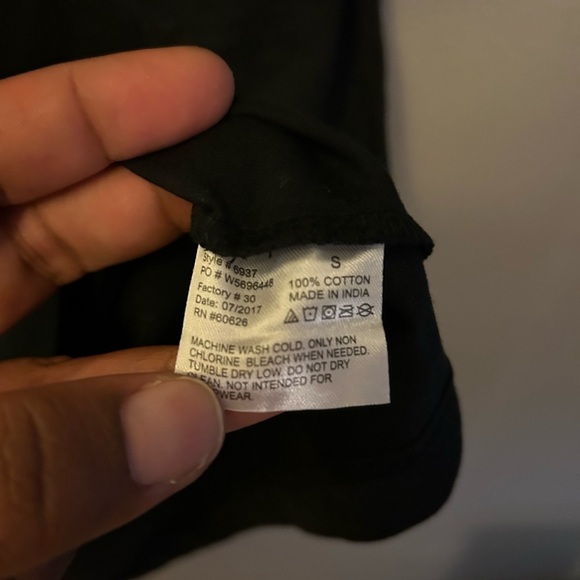 Breast Cancer Awareness t-shirt - black with white/pink graphic print NWT - Picture 8 of 8